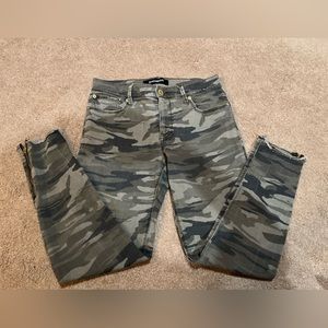 Express camo jeans
